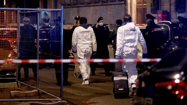 Milano farwest: ucciso un diciottenne per strada a colpi di pistola